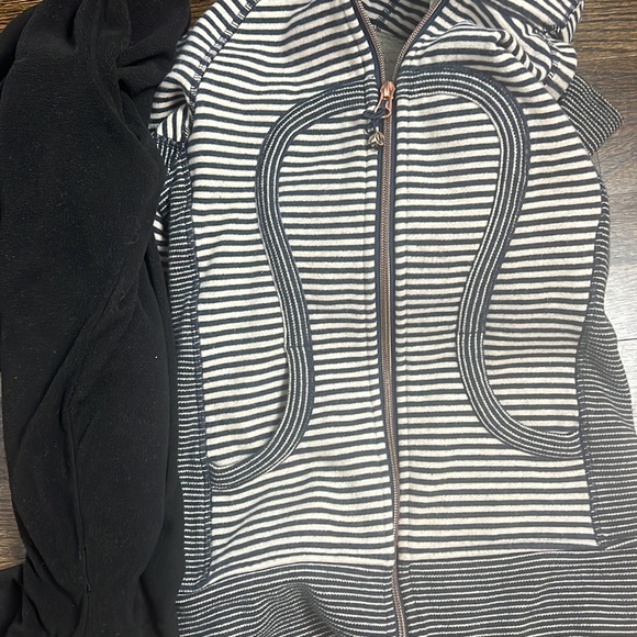 Women’s Lululemon scuba full zip with hood size 2 - Picture 5 of 5